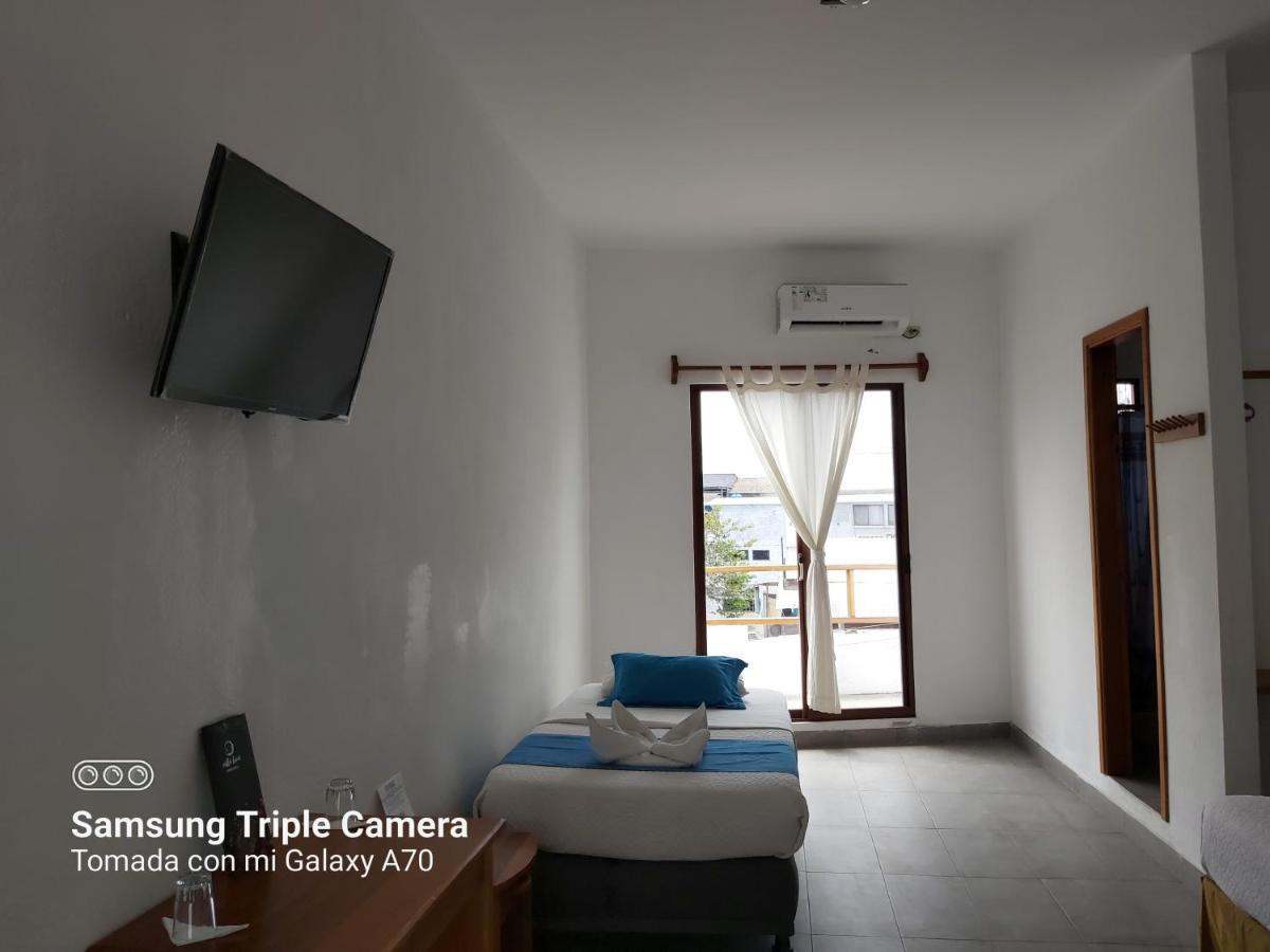 Galapagos Native Hostel Puerto Ayora Kültér fotó
