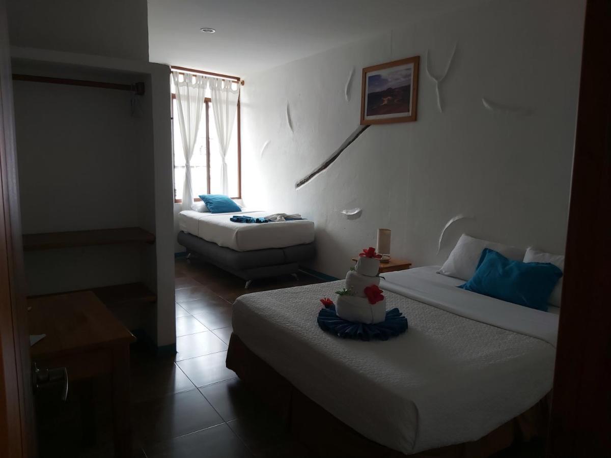 Galapagos Native Hostel Puerto Ayora Kültér fotó