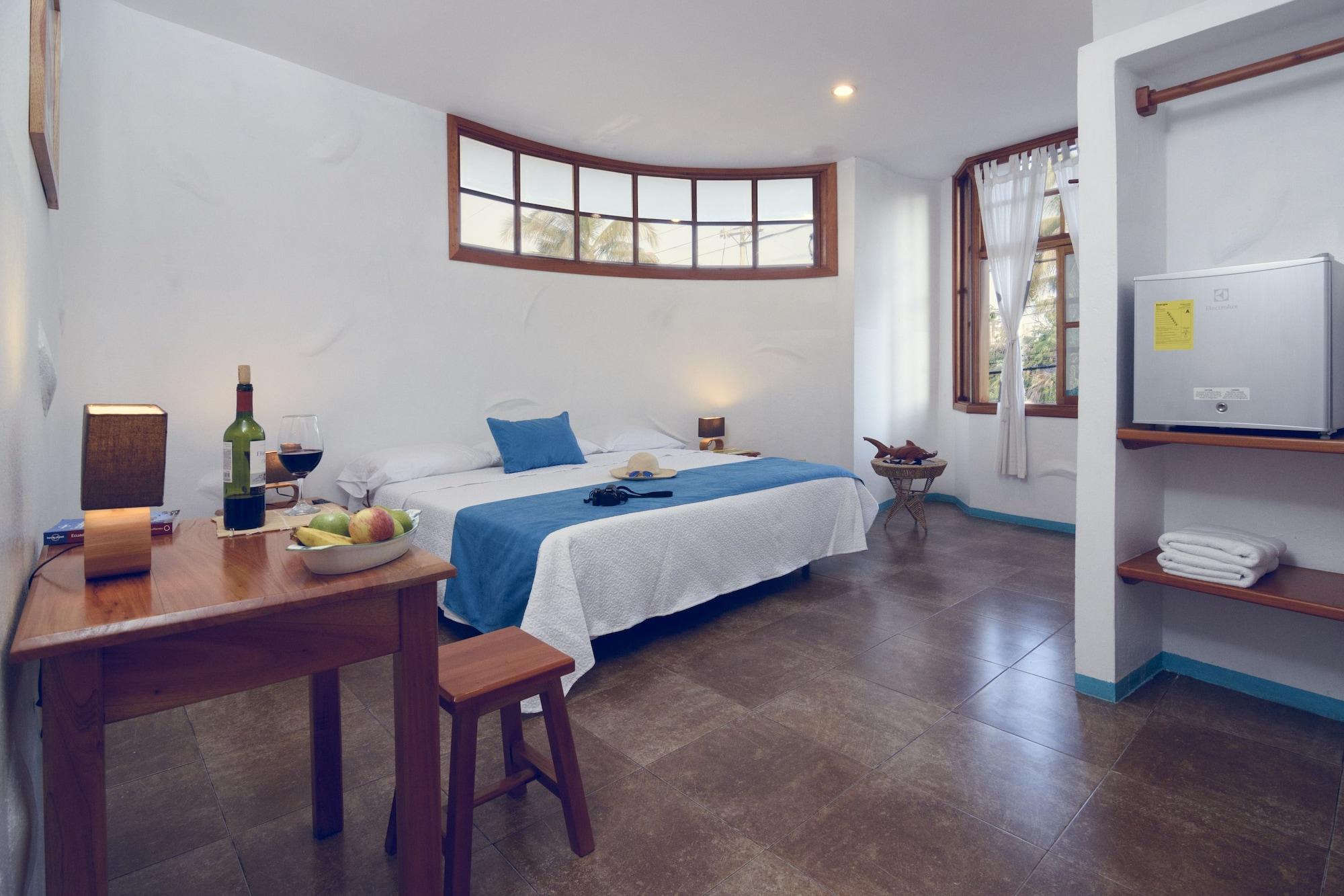 Galapagos Native Hostel Puerto Ayora Kültér fotó